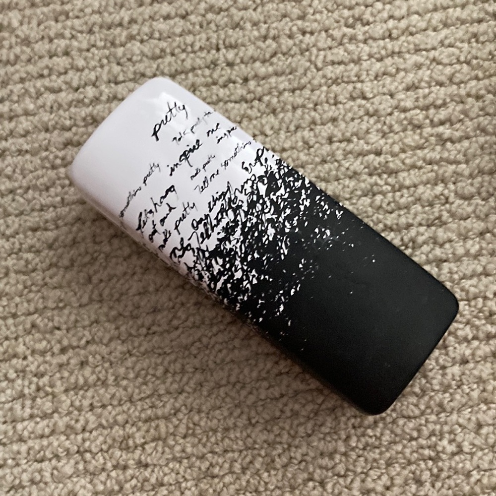 Kensie Eyewear Eyeglasses Case Eye Glasses EUC Black White